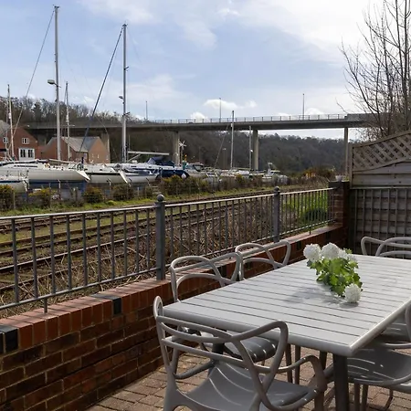 Fair Winds 惠特比